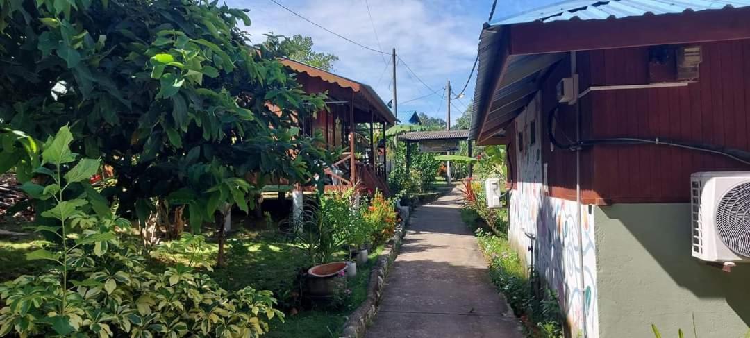 Ella'S Place Salang Tioman Kampong Ayer Batang ภายนอก รูปภาพ