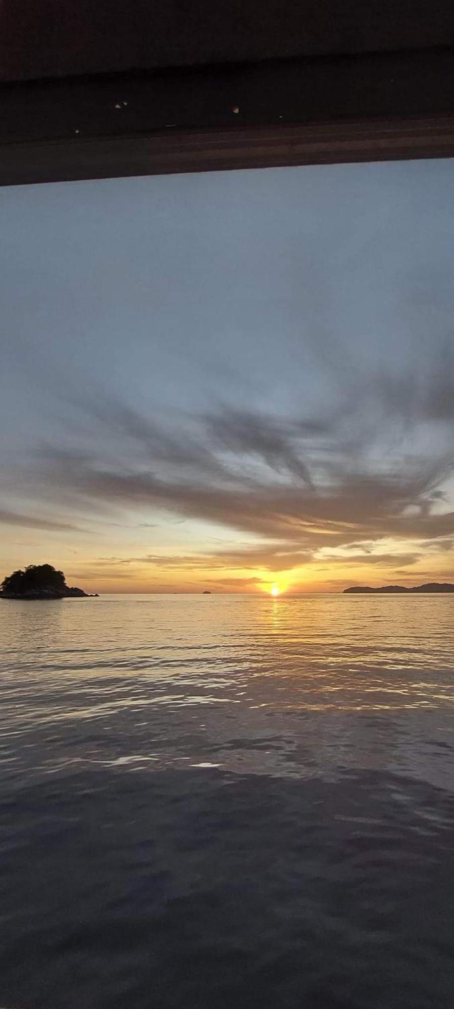 Ella'S Place Salang Tioman Kampong Ayer Batang ภายนอก รูปภาพ