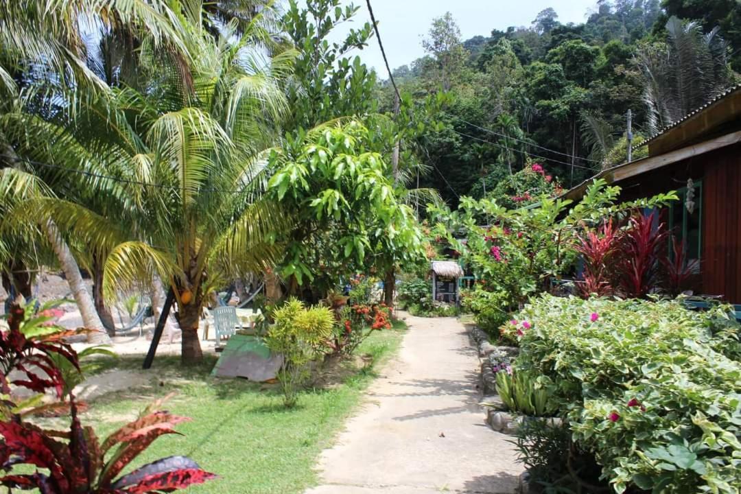 Ella'S Place Salang Tioman Kampong Ayer Batang ภายนอก รูปภาพ